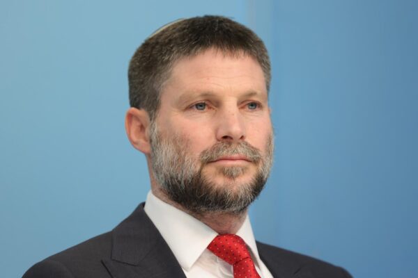 França veta entrada de ministro israelense Bezalel Smotrich em meio a sanções
